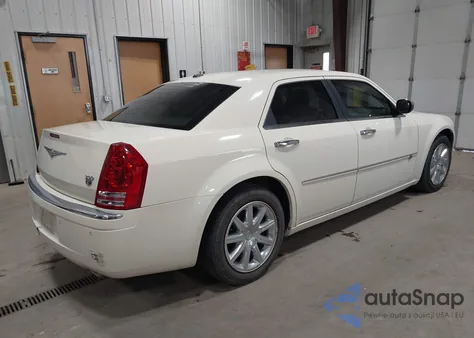 2010 Chrysler 300C Hemi из США, поврежденный, VIN 2C3CA6CT5AH125936